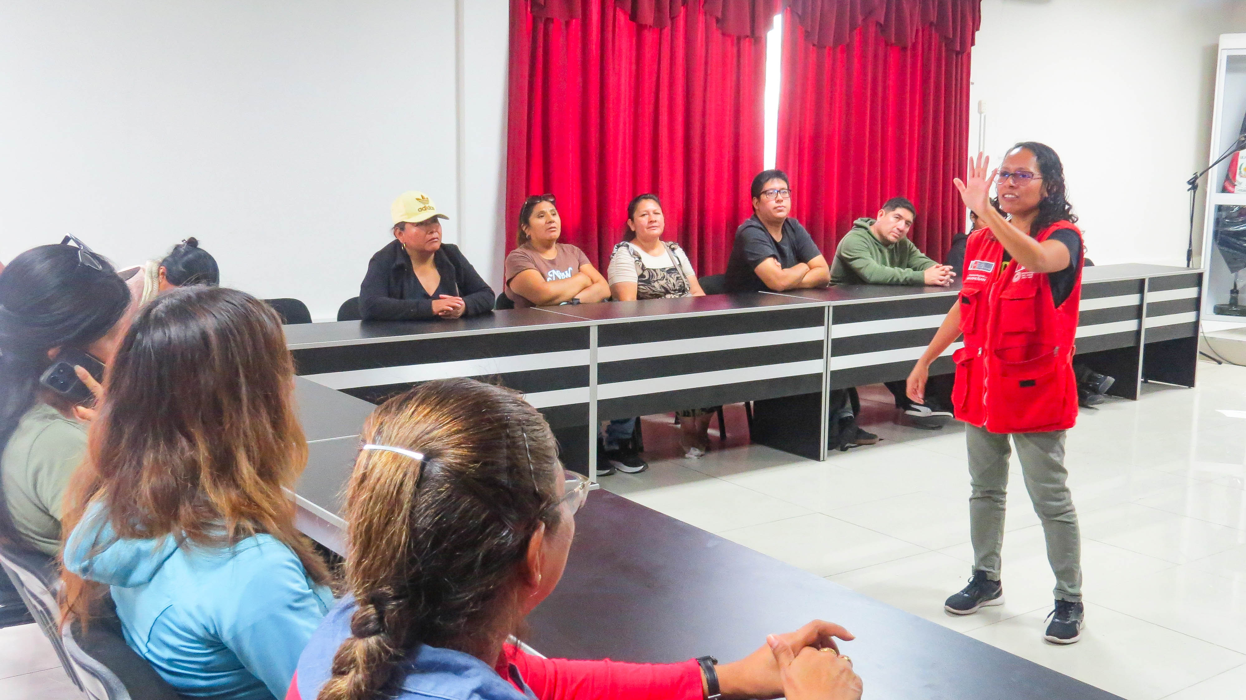 JUNTOS CONSTRUIMOS HOGARES SEGUROS