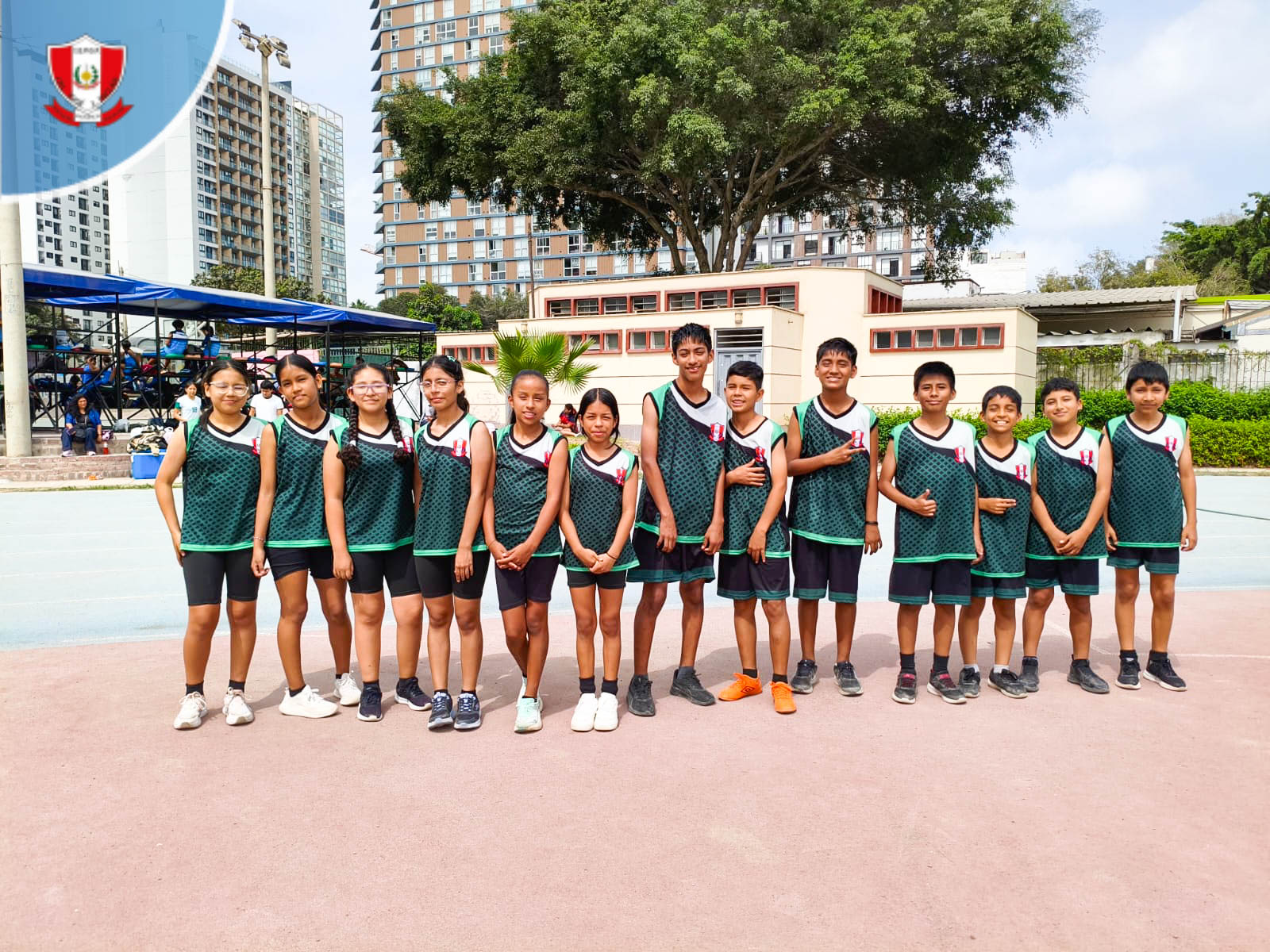NUESTRO EQUIPO DE ATLETISMO DESTACÓ EN LOS JUEGOS ESCOLARES UGEL 07