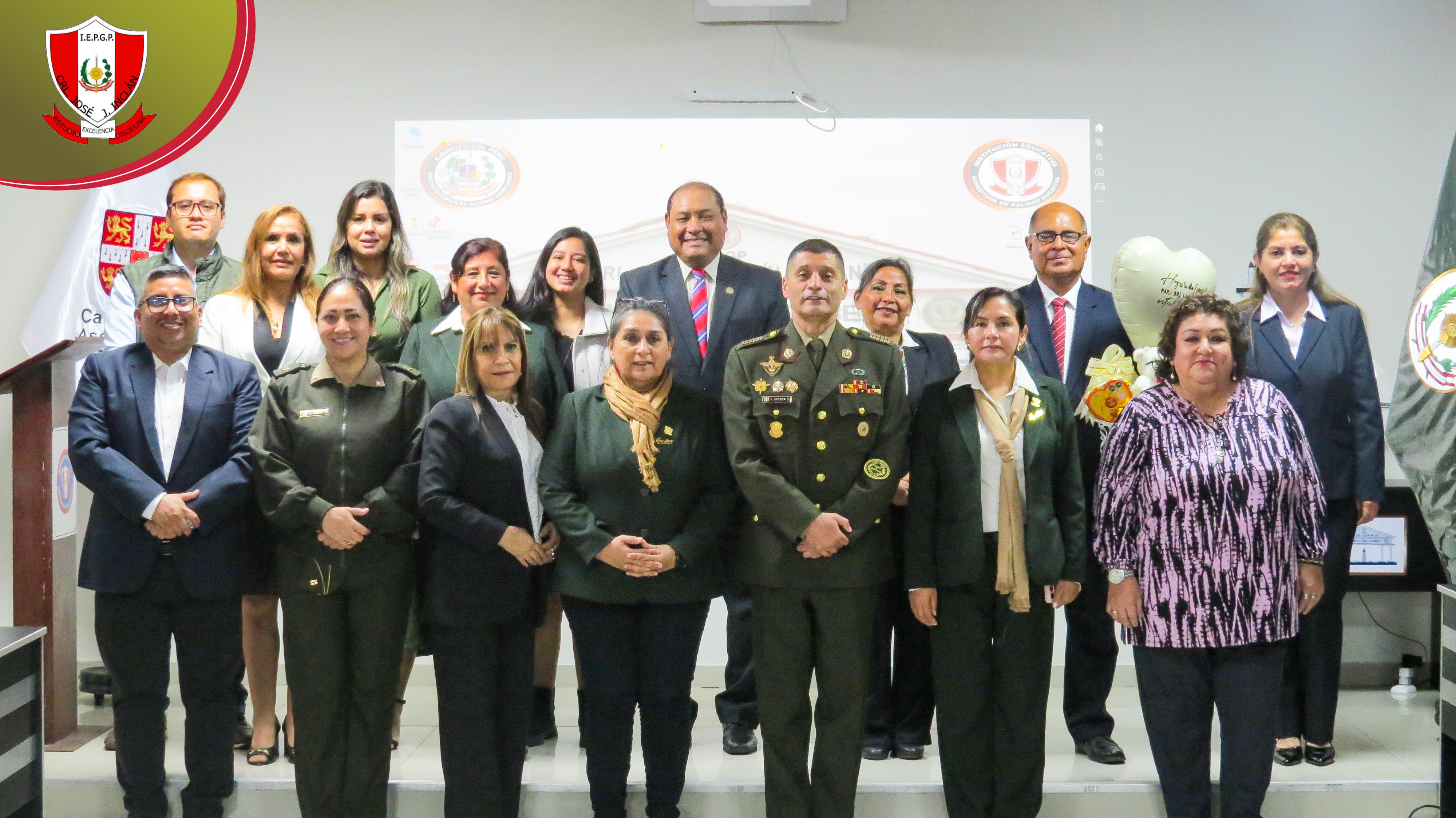 RECONOCEMOS LA TRAYECTORIA Y DEDICACIÓN DEL PERSONAL CIVIL DEL EJÉRCITO
